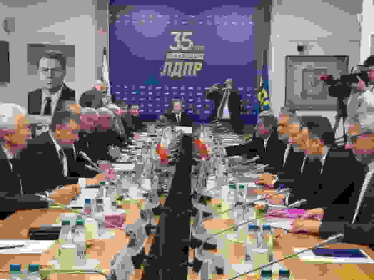 حضور عراقچی در مجلس دومای روسیه و گفت‌وگو با نمایندگان