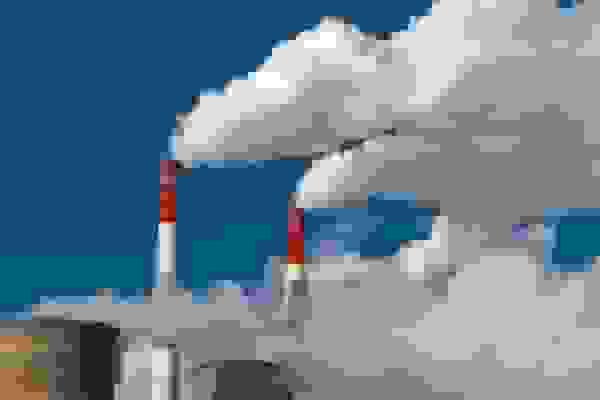 یزد در چنگال آلودگی هوا؛ سهم ۵۸ درصدی صنایع و نیروگاه‌ها