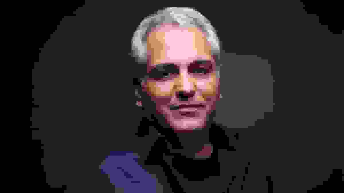 بازگشت مهران مدیری به تلویزیون با سریال شیش ماهه و بحران ستاره‌سازی در رسانه ملی