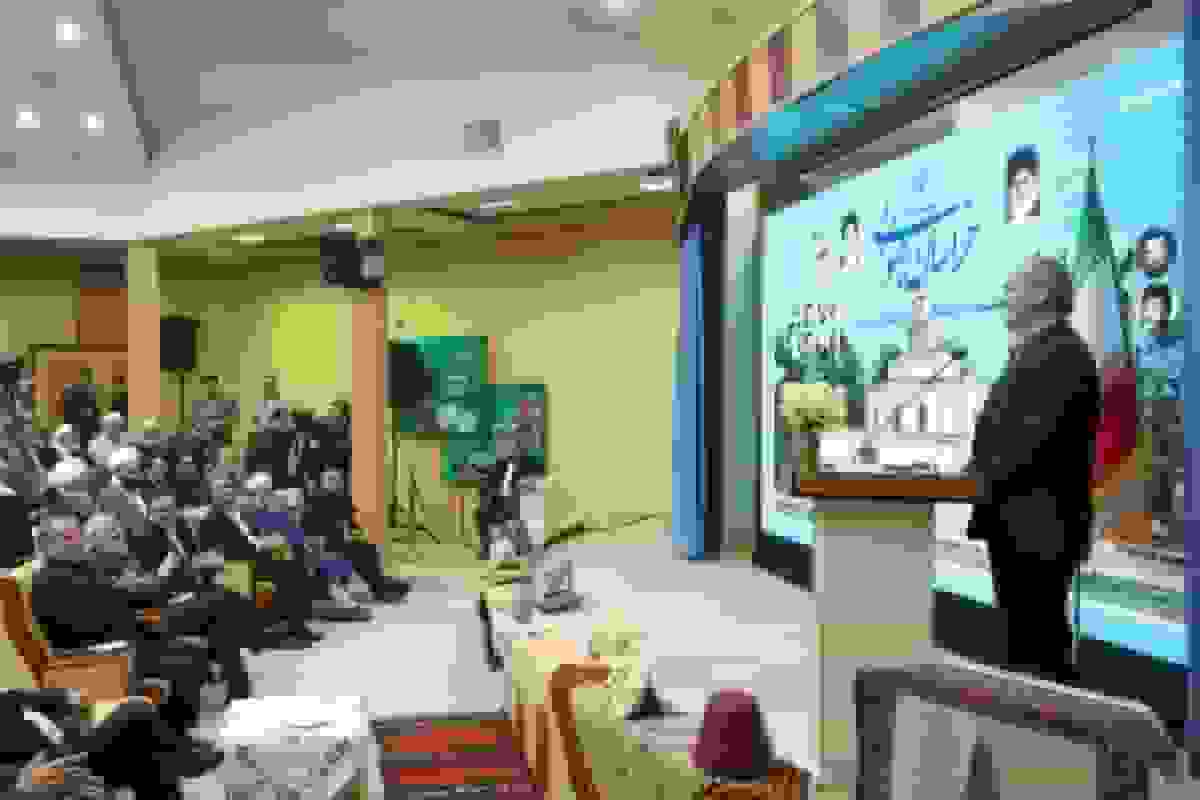 اعتراض رئیس‌جمهور به گرمایش بیش از حد سالن در جلسه مسئولان خراسان جنوبی