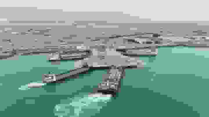 تعطیلی موقت بنادر لافت و پهل به دلیل شدت وزش باد