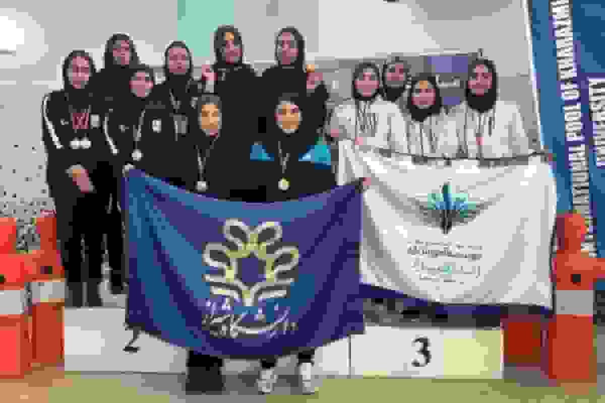 قهرمانی تیم دانشگاه شیراز در رقابت‌های نجات غریق دانشجویان دختر