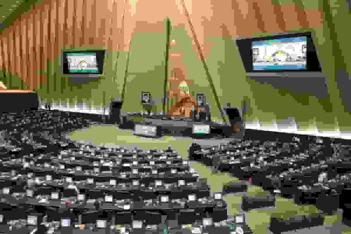 ورود مجلس به نوسانات بازار ارز و روند اجرای کالابرگ الکترونیکی