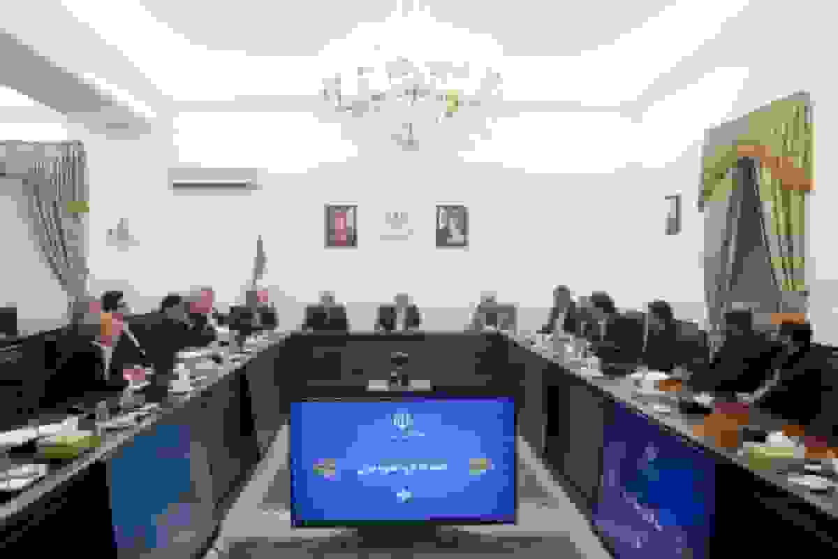 عارف: وزارت نفت طرح بنزین سوپر را با نرخ اعلامی اجرا می‌کند