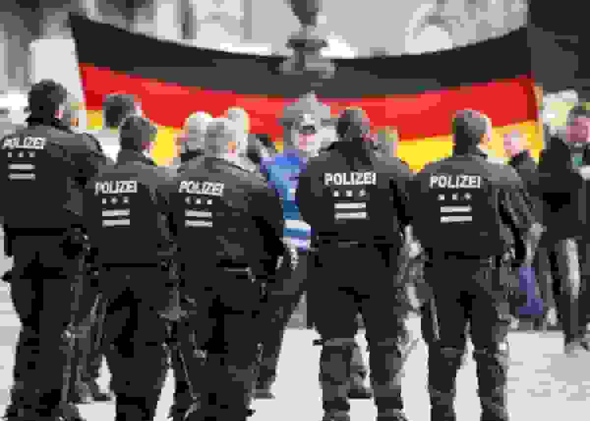 ممانعت پلیس برلین از فعالیت خبرنگار فلسطینی در پوشش تجمع حامی غزه