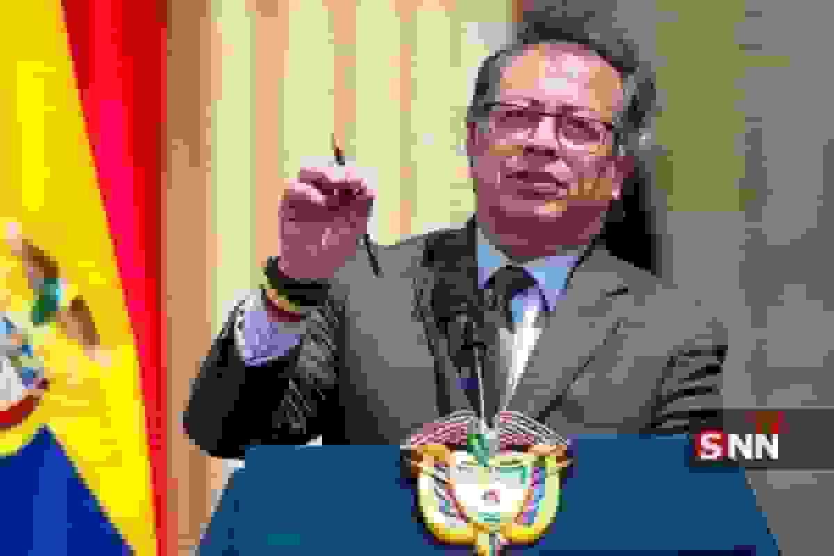 رئیس‌جمهور کلمبیا: بستن حریم هوایی ونزوئلا غیرقانونی است