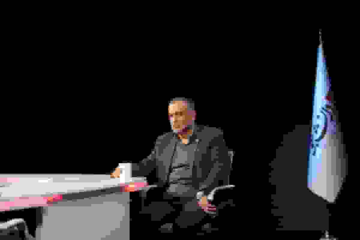 رئیس دانشگاه شریف: در زندان اوین کف‌خوابی نداریم اما در خوابگاه دانشگاه داریم