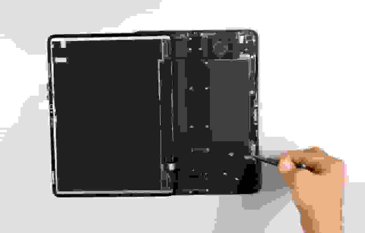 کالبدشکافی آیپد پرو M5 نشاندهنده تعمیر دشوار این تبلت است