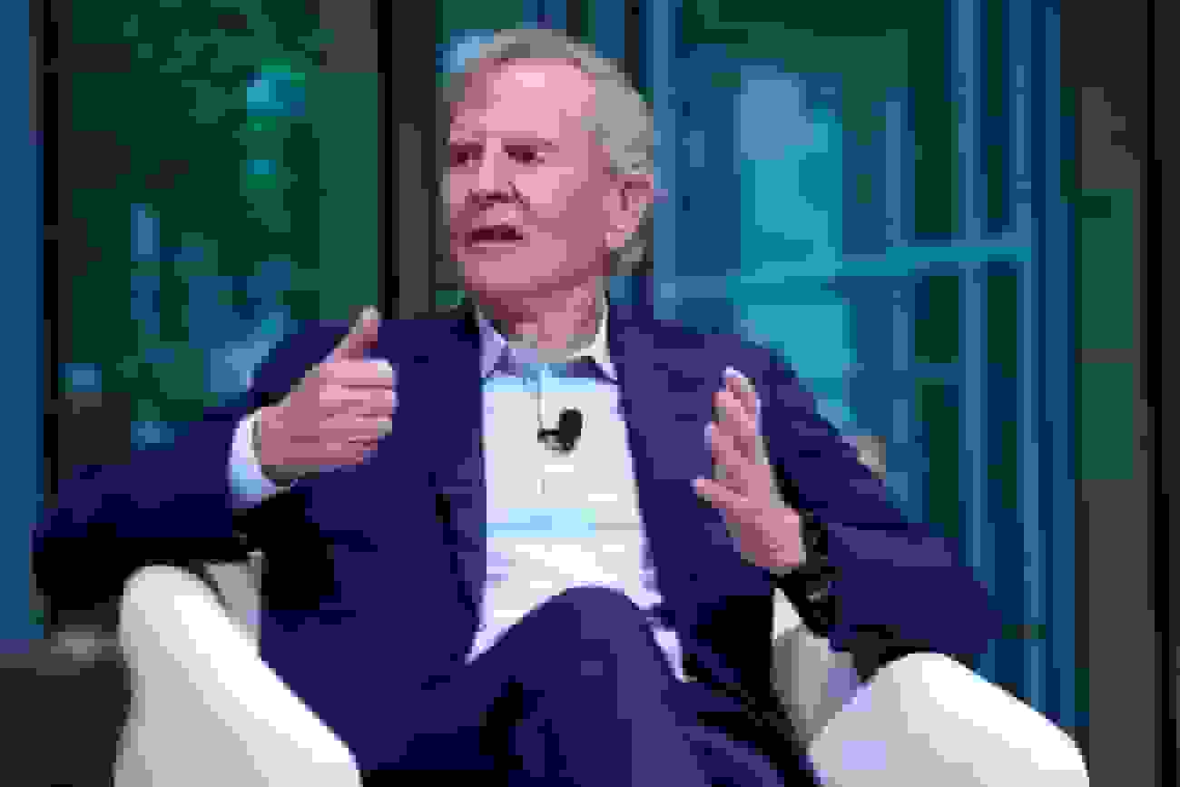 مدیرعامل سابق اپل OpenAI را اولین رقیب واقعی اپل در چند دهه اخیر می‌داند