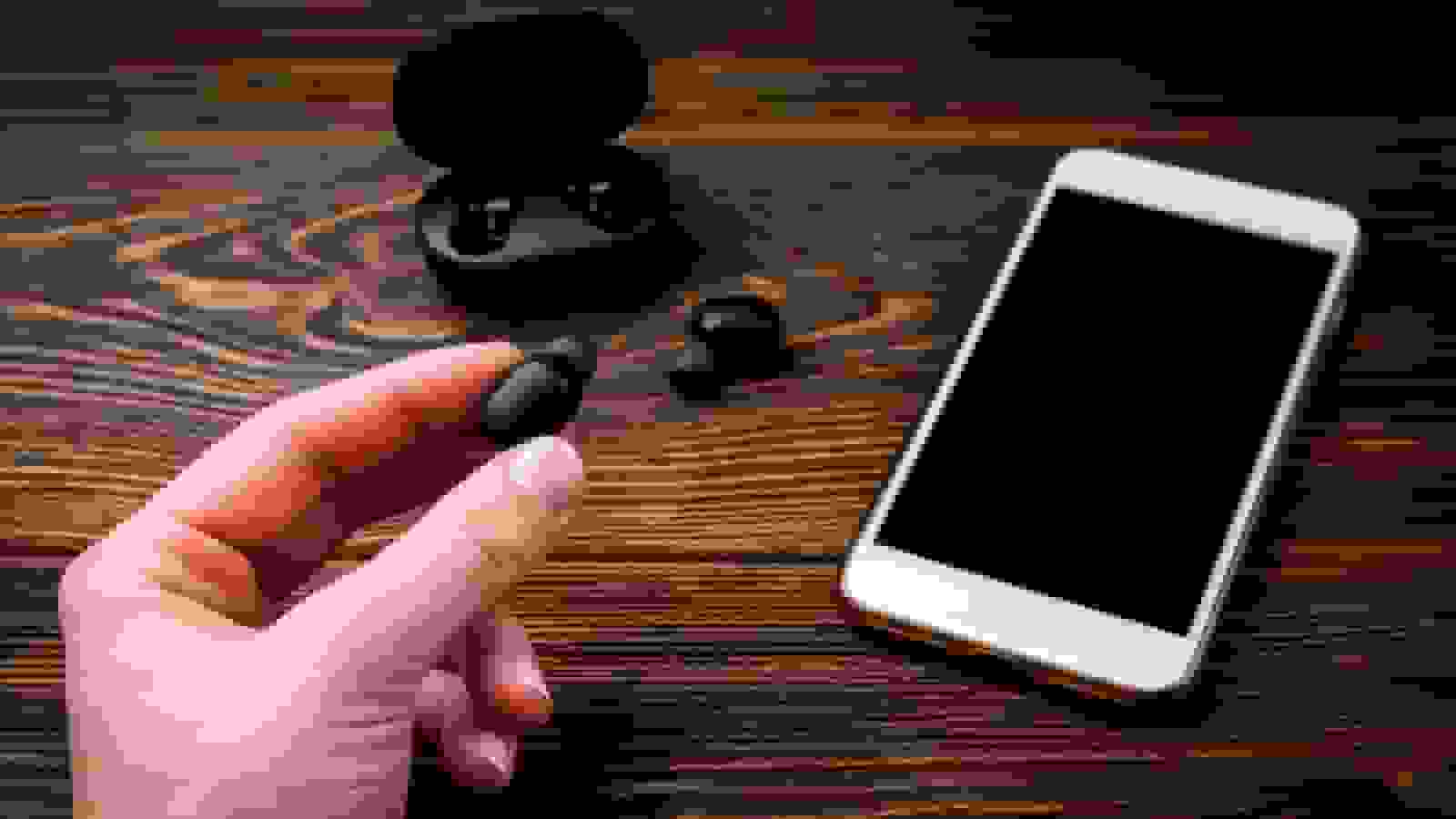 تنظیمات هندزفری بلوتوث در اندروید؛ آموزش کامل و بهترین برنامه‌ها