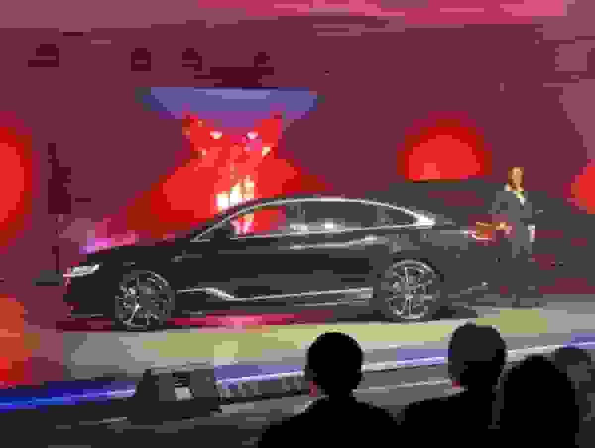 وویا پشن به صورت رسمی رونمایی شد؛ یکی از لوکس‌ترین سدان‌های وارداتی