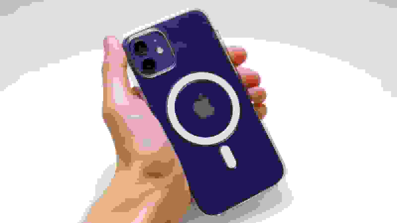 اپل احتمالاً روی قابی با قابلیت تشخیص لمسی برای آیفون کار می‌کند