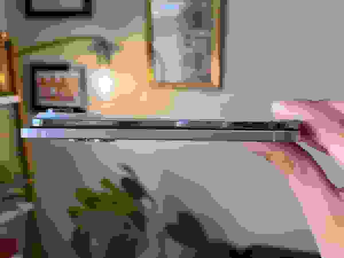 سامسونگ با سه تبلیغ گلکسی S25 اج، آیفون ایر اپل را به تمسخر گرفت