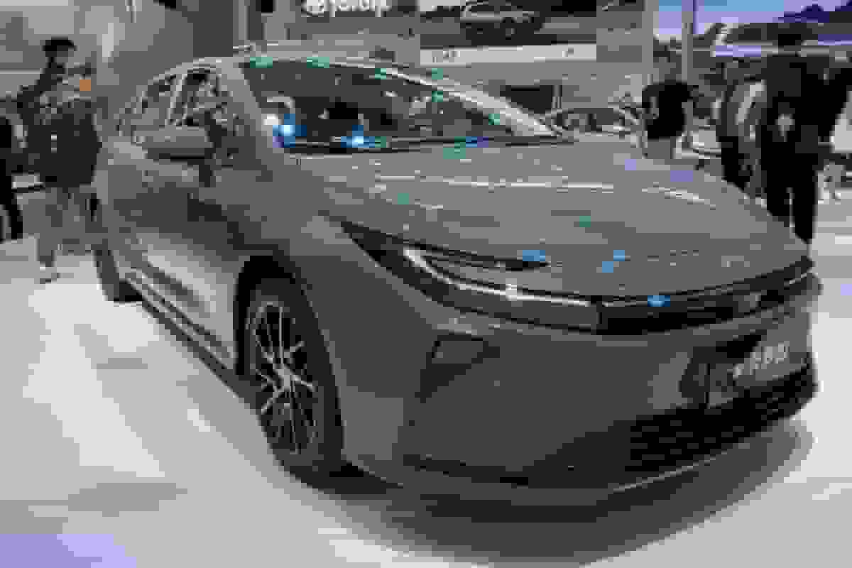 تویوتا کرولا فیس‌لیفت در نمایشگاه خودرو گوانگژو ۲۰۲۵ رونمایی شد