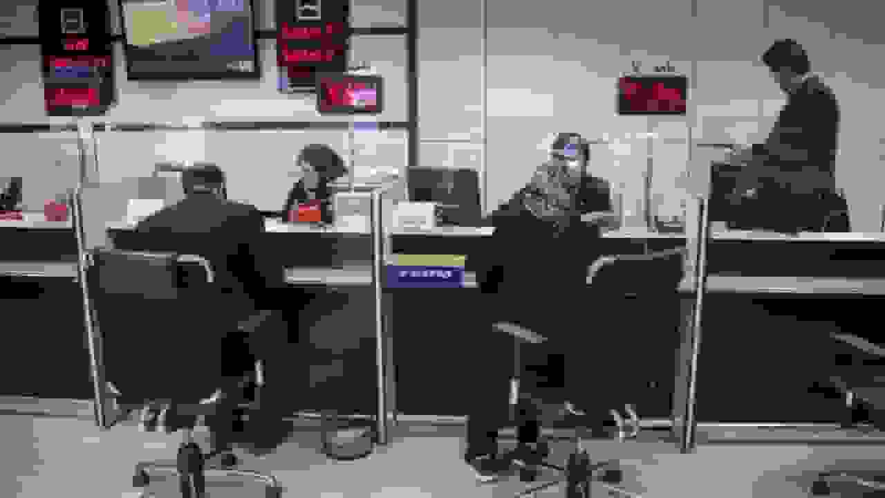 تغییر ساعت کاری بانک‌ها و ادارات از اول دی ماه ۱۴۰۴