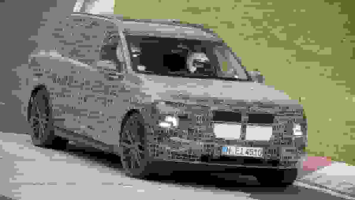 بی‌ام‌و X7 مدل ۲۰۲۸ در حال آزمایش در پیست نوربرگ رینگ مشاهده شد