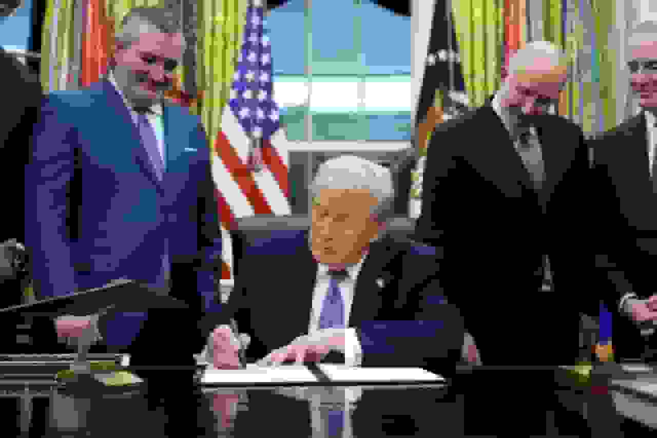 ترامپ با فرمان اجرایی جدید مسیر نظارت فدرال بر هوش مصنوعی را هموار کرد