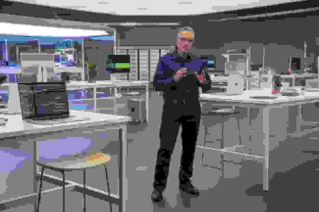 تکذیب شایعه جدایی جانی سروجی؛ معمار تراشه‌های اپل در شرکت می‌ماند