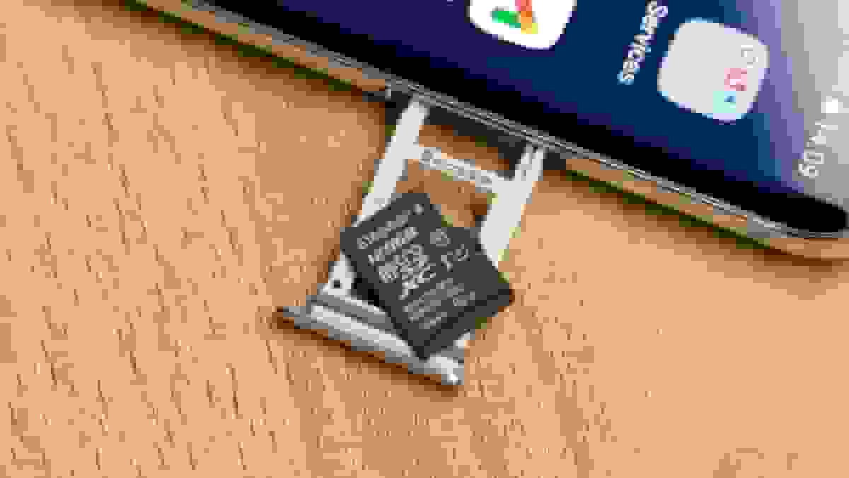 احتمال بازگشت درگاه microSD به گوشی‌ها با افزایش قیمت تراشه‌های حافظه