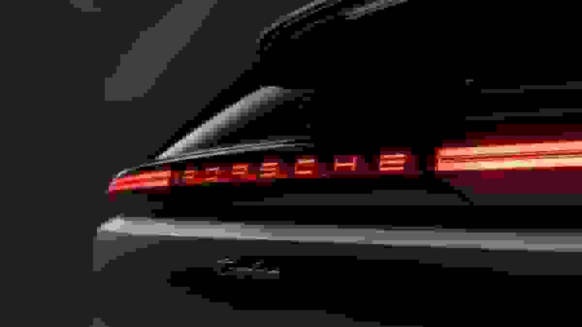 پورشه: نوآوری نفس‌گیر خودروسازان چینی و کاهش فروش در بازار چین