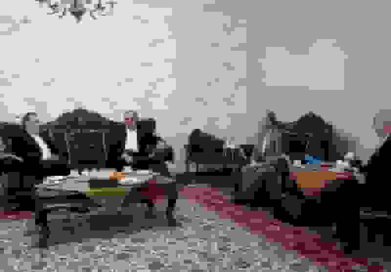 دیدار عراقچی با پدر زندانی ایرانی در ترکیه