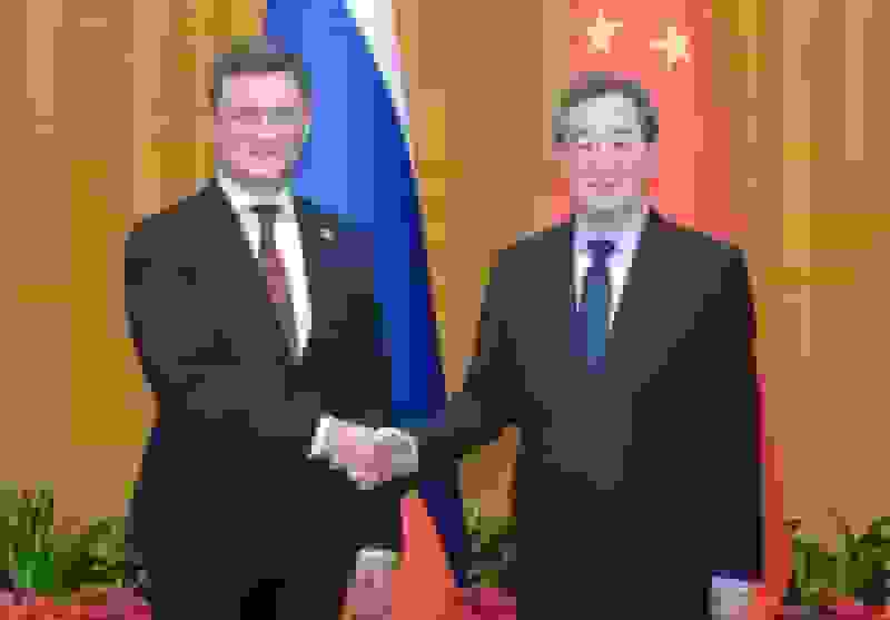 تأکید پکن بر بهره‌برداری از ظرفیت همکاری‌های چین و روسیه