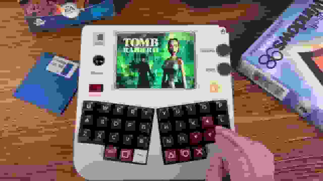 یک مهندس کنسول دستی گیمینگ مبتنی بر ویندوز ۹۸ ساخت