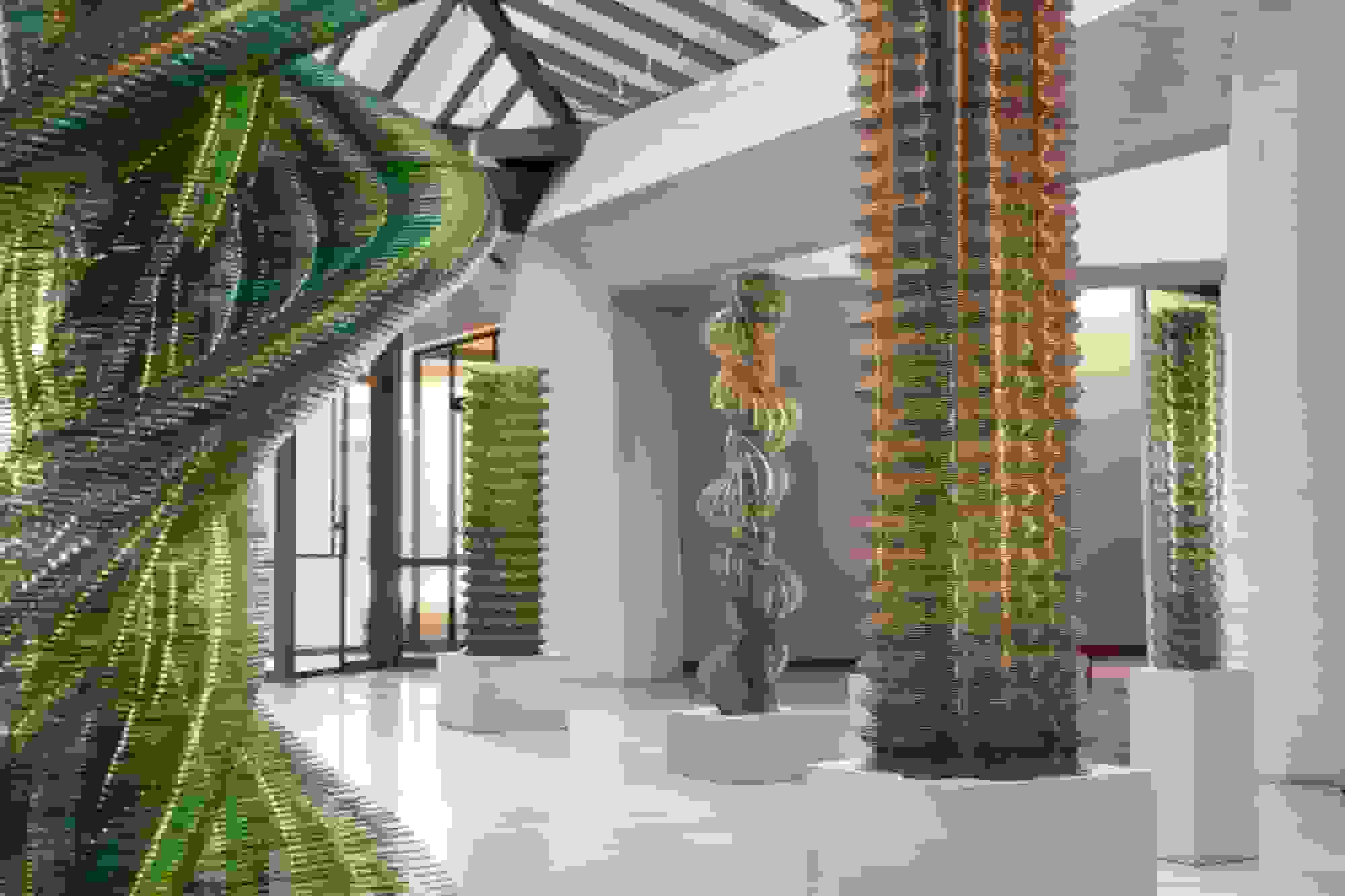 نمایشگاه مجسمه‌های بلند تارا دوان در مرکز تاریخی سان فرانسیسکو