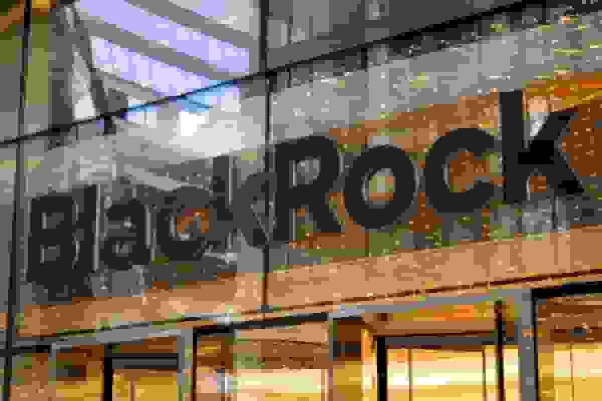 تحقیقات آمریکا درباره شرکتهای مخابراتی که از بلکراک وام گرفتهاند