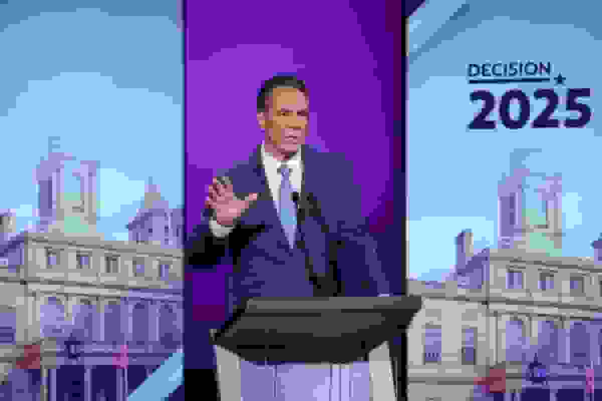 حامیان کومو برای تقویت کمپین انتخاباتی در روزهای پایانی تلاش میکنند