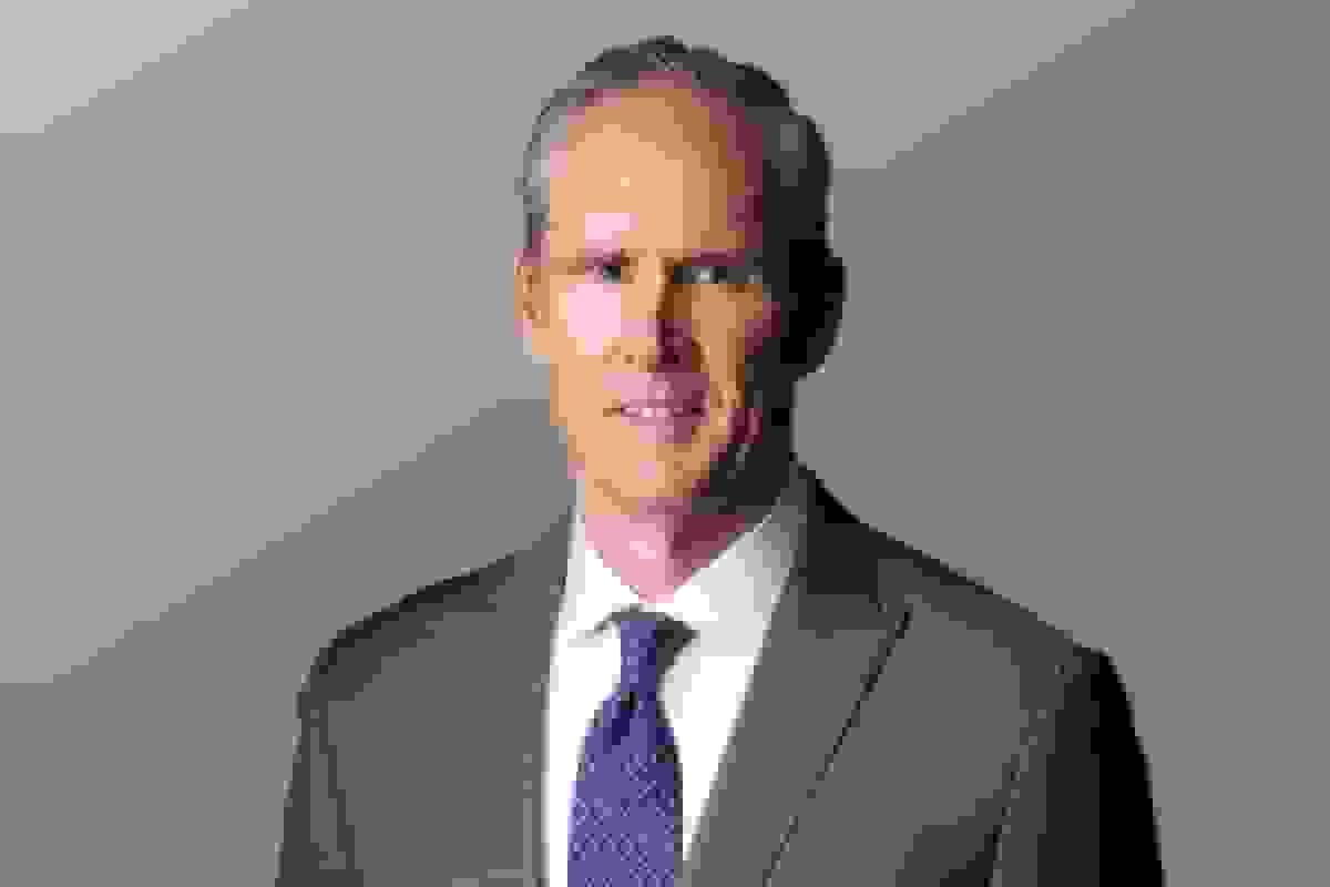 المپوس تحت رهبری جدید، کاهش نیرو و بازسازی ساختار را آغاز کرد