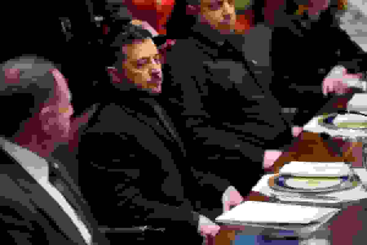 زیلنسکی بوداپست را به عنوان محل اجلاس محکوم میکند اما حاضر به شرکت است