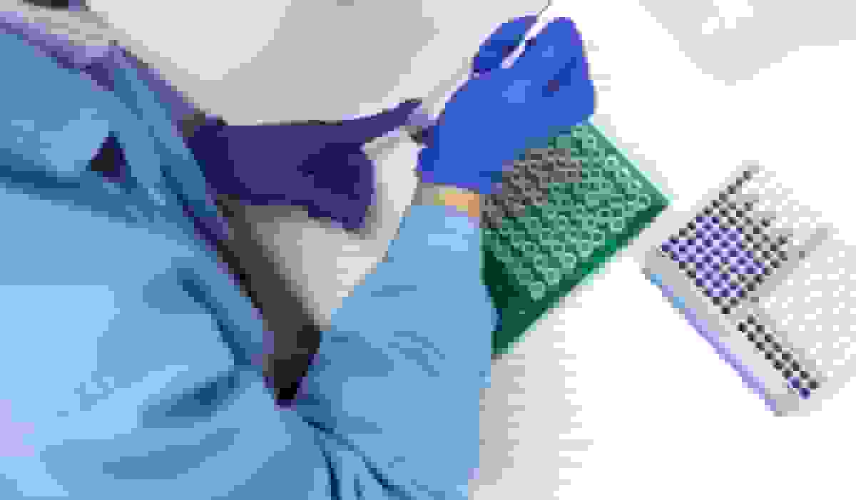 قطع کمکهای مالی مؤسسات ملی بهداشت آمریکا صدها آزمایش بالینی و ۷۴ هزار بیمار را در حالت تعلیق قرار داده است