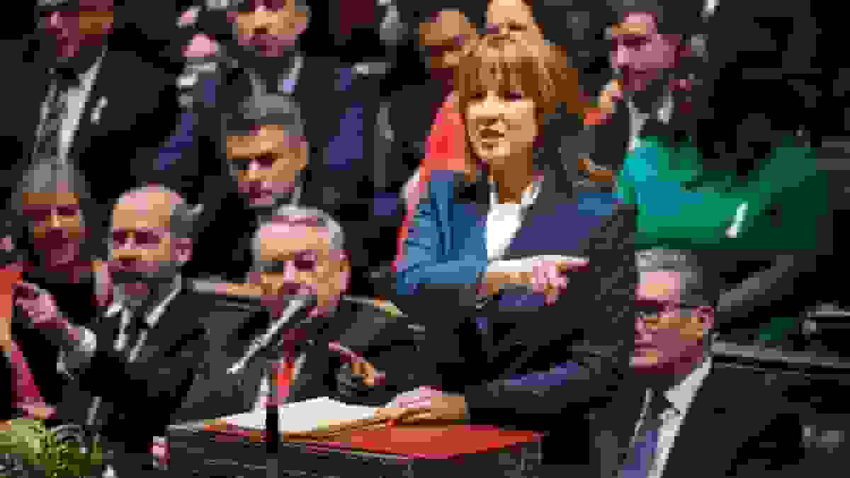 اما رشد اقتصادی چه میشود؟ تحلیل اخبار کسبوکار بریتانیا