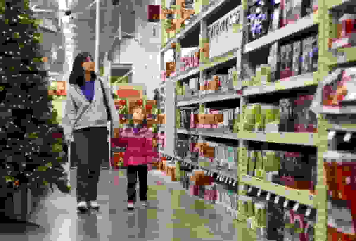 نگرانی تولیدکنندگان اسباببازی از قفسههای خالی با اجرای تعرفهها در آستانه کریسمس