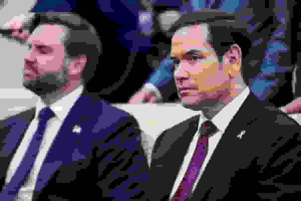 دوقلوهای سیاست خارجی آمریکا برای جلب توجه ترامپ رقابت میکنند