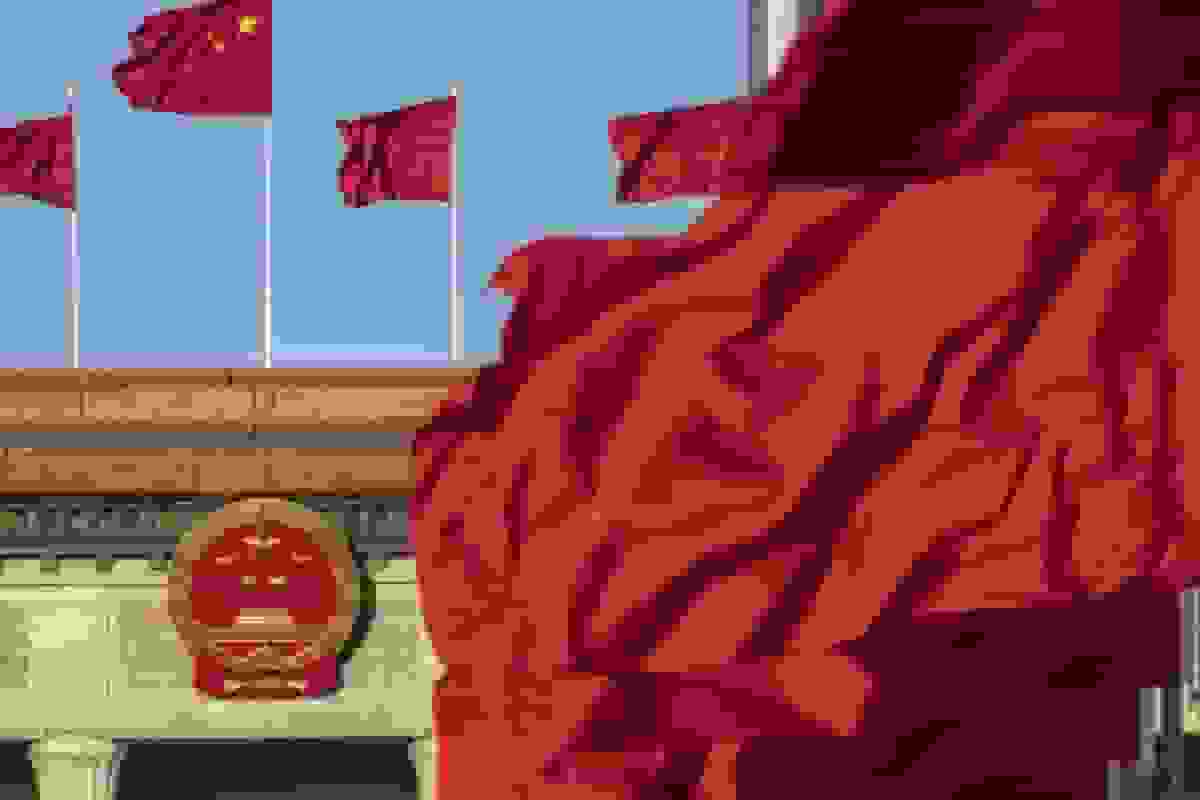 چین با تهدید به اقدامات تلافیجویانه اقتصادی، اختلاف با ژاپن را تشدید میکند