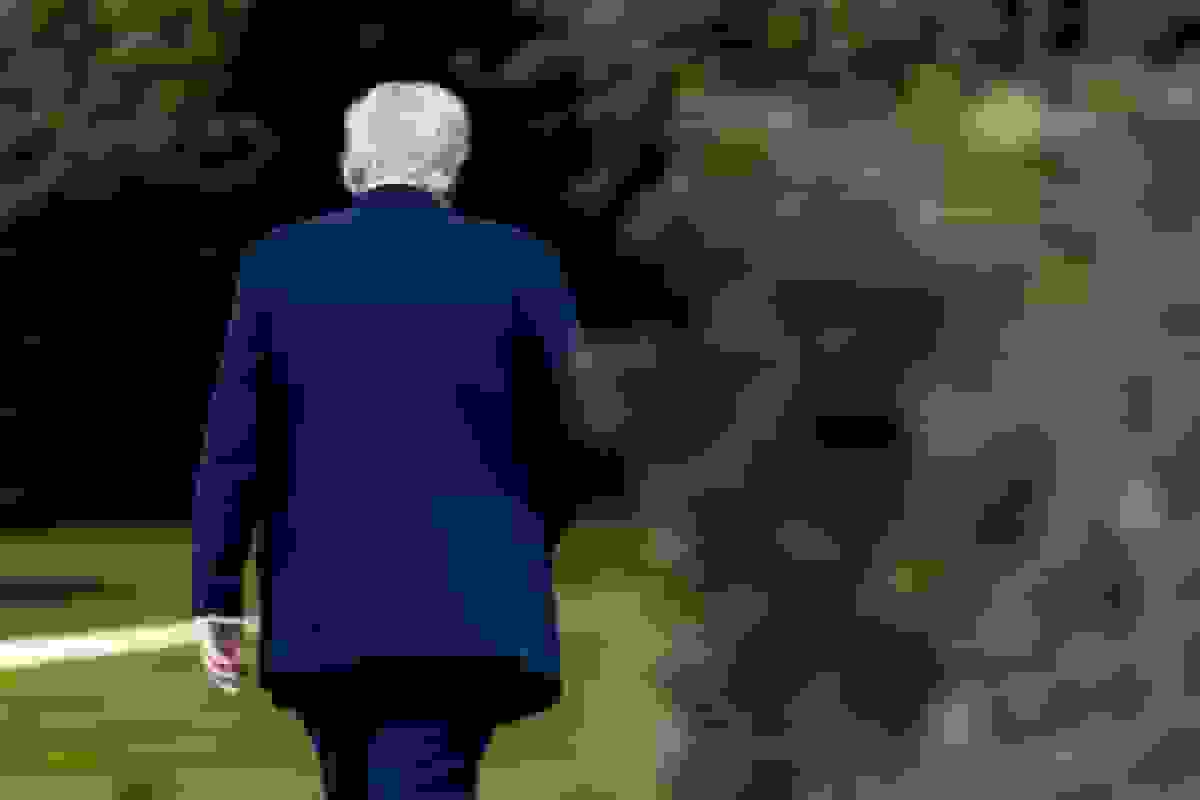 یک مرد میتواند این تعطیلی دولت را پایان دهد و آن تیون یا شومر نیست