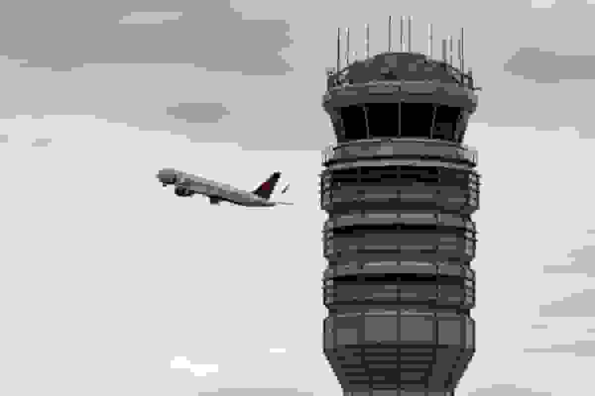 کاهش پروازهای خطوط هوایی آمریکا با تداوم تعطیلی دولت