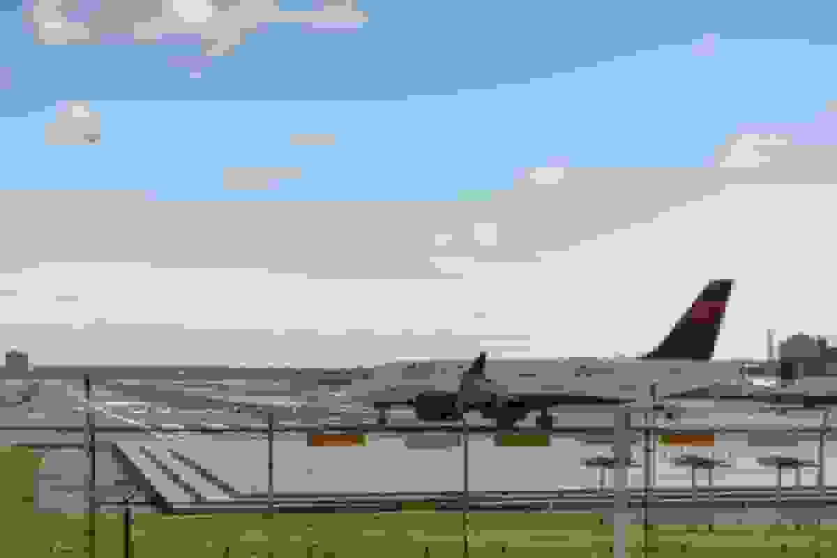 توقف موقت پروازها در فرودگاه لاگواردیا به دلیل قطعی داده