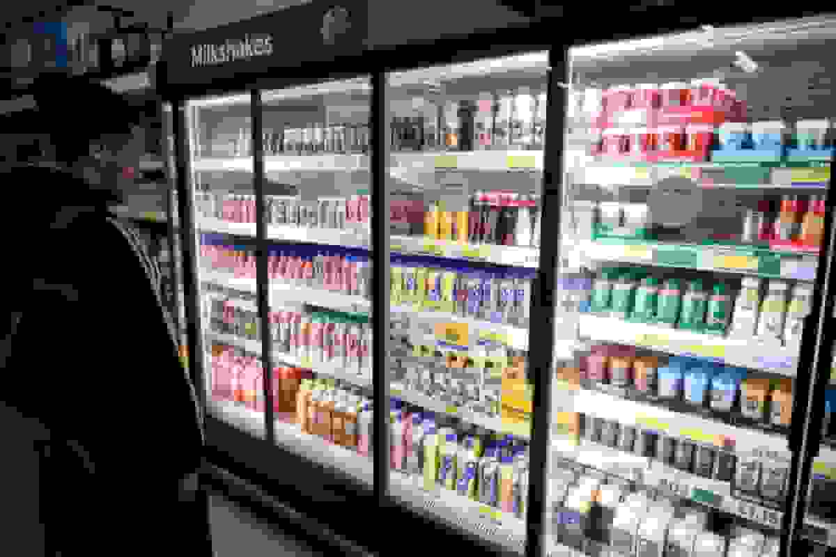 تغییر در مالیات شکر بریتانیا: تمرکز بر میلکشیکهای بطری و قهوههای کنسروی