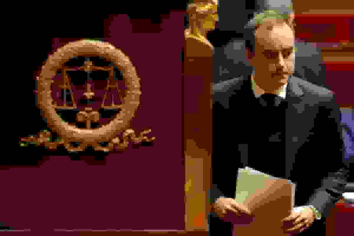 تعویق رأیگیری بر مالیات ثروت در فرانسه با تهدید سقوط دولت