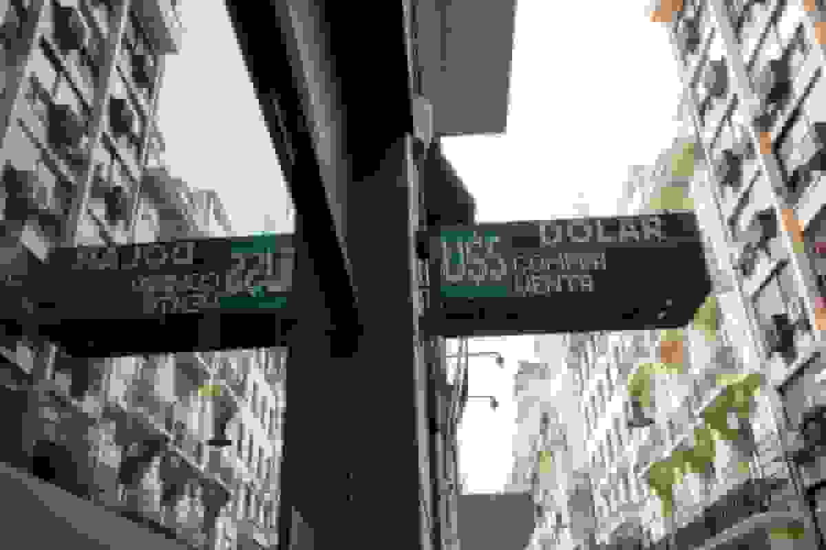 تیم میلئی سیگنالهای سیاستی متضاد ارز پیش از دیدار با ترامپ ارسال میکند