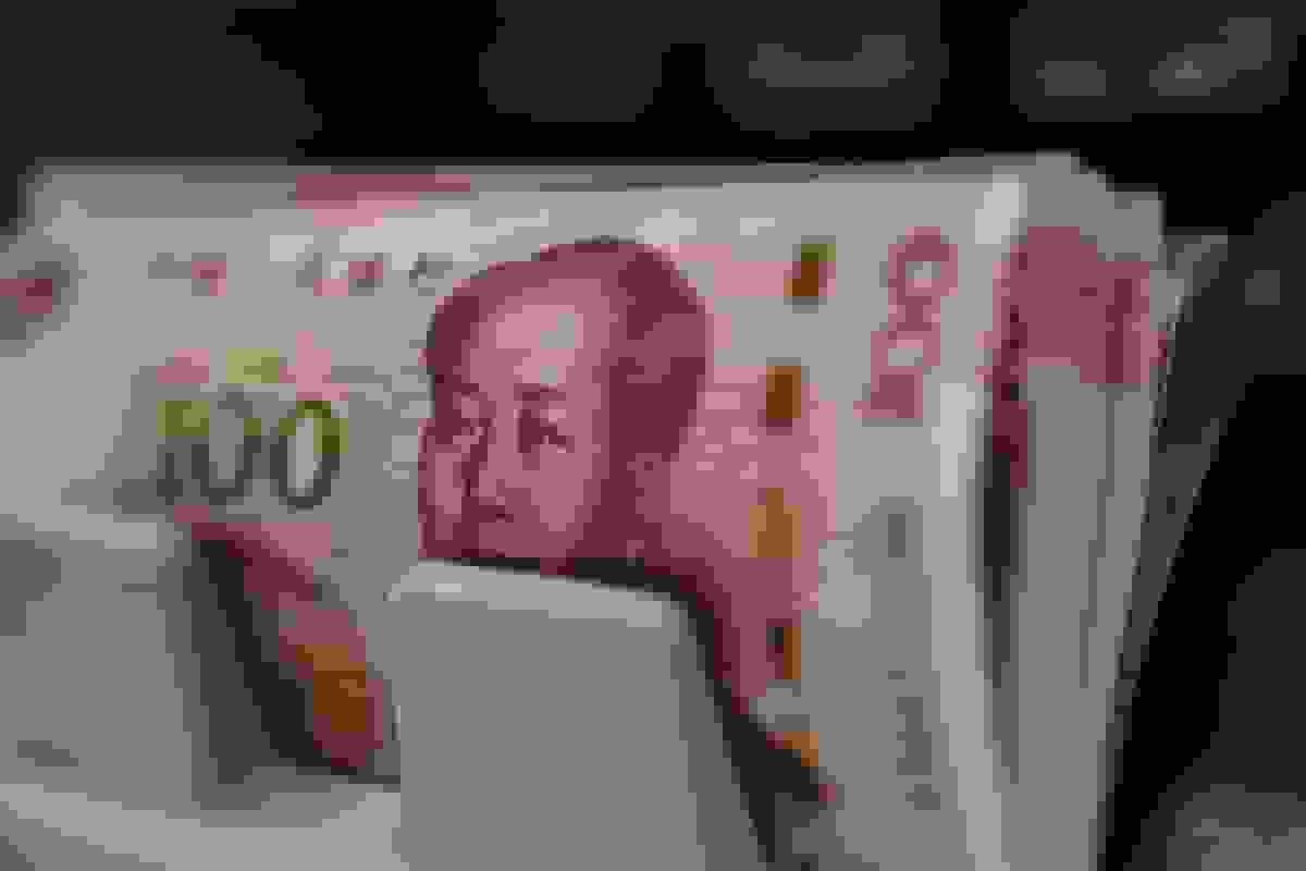 صندوق بینالمللی پول درباره ریسک ارز در تبدیل وام دلاری به یوان هشدار داد