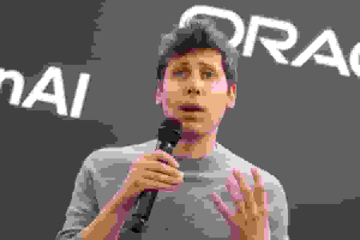 مقامات OpenAI در تلاش برای کاهش نگرانیهای هزینههای هوش مصنوعی