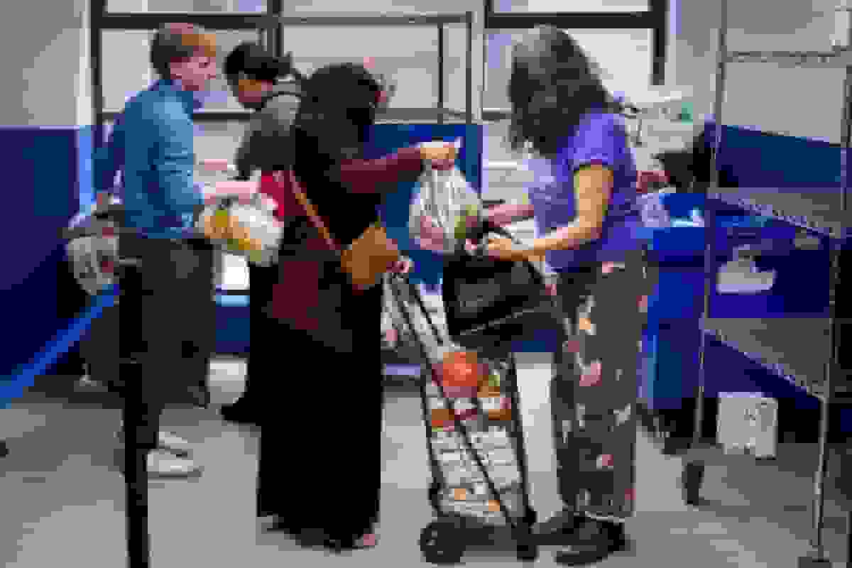 ترامپ: آمریکا در زمان تعطیلی دولت کمکهای غذایی ارسال نمیکند