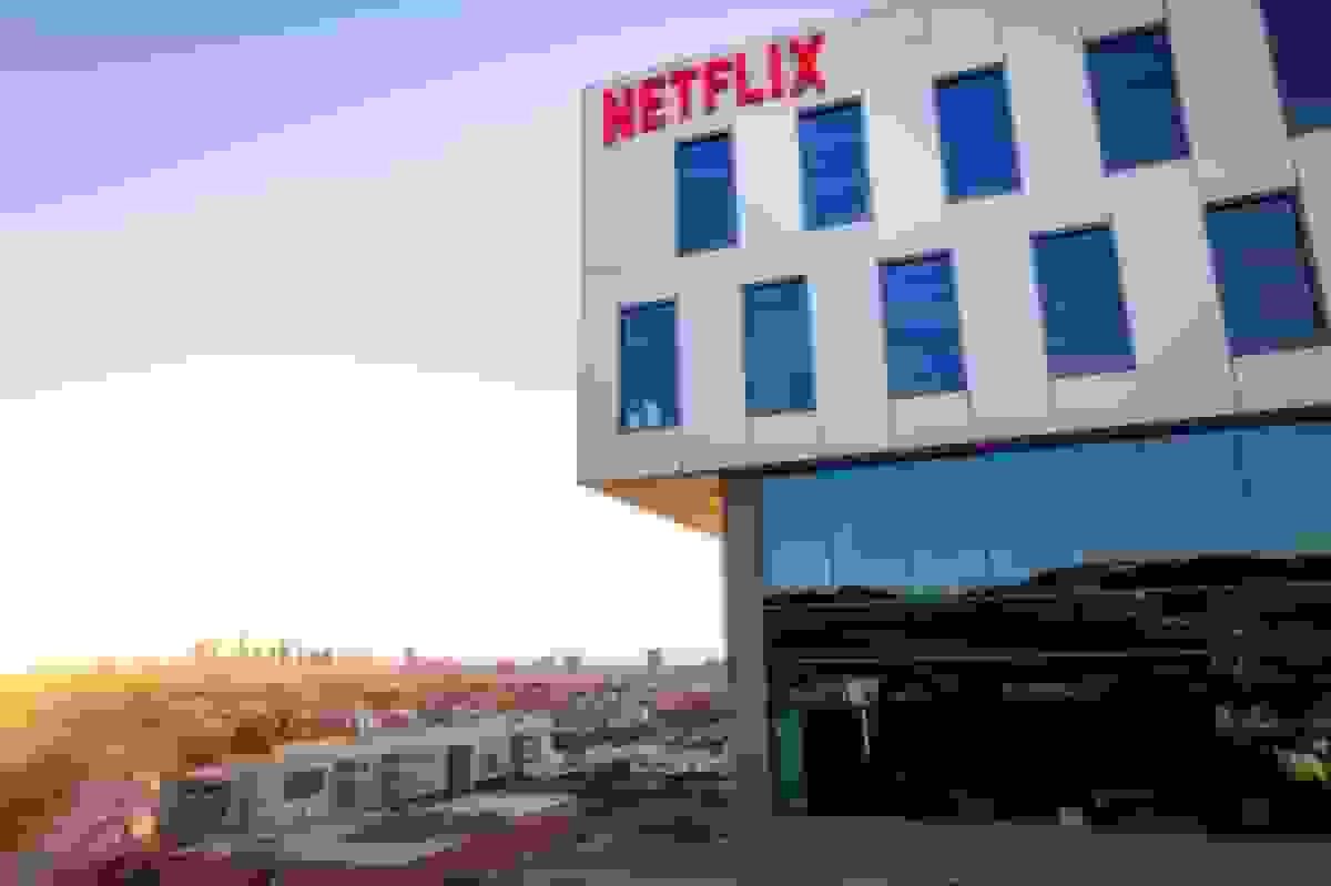 اطمینان مدیران نتفلیکس از پیروزی در رقابت برای خرید وارنر برادرز