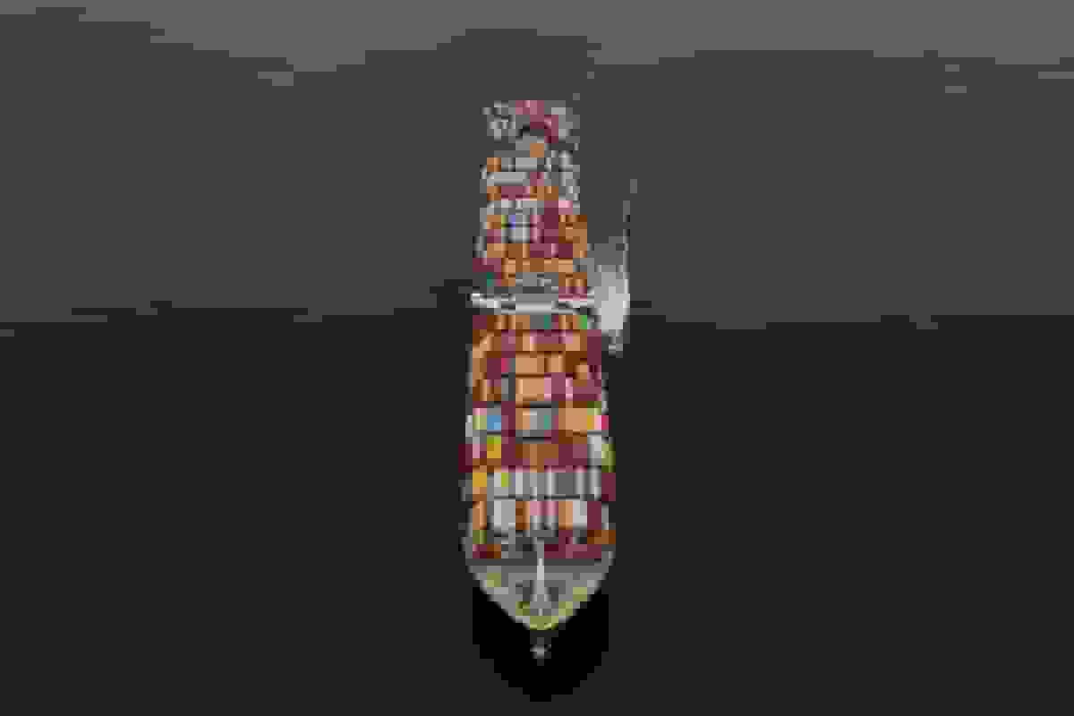 چین به دنبال مسیر کوتاه قطبی در حالی که خطوط کشتیرانی بزرگ دوری میکنند