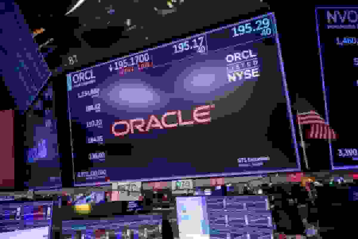 اوراکل 'بعید است' که درجه اوراق قرضه خود را به سطح غیر سرمایهگذاری تنزل دهد، یو بی اس میگوید