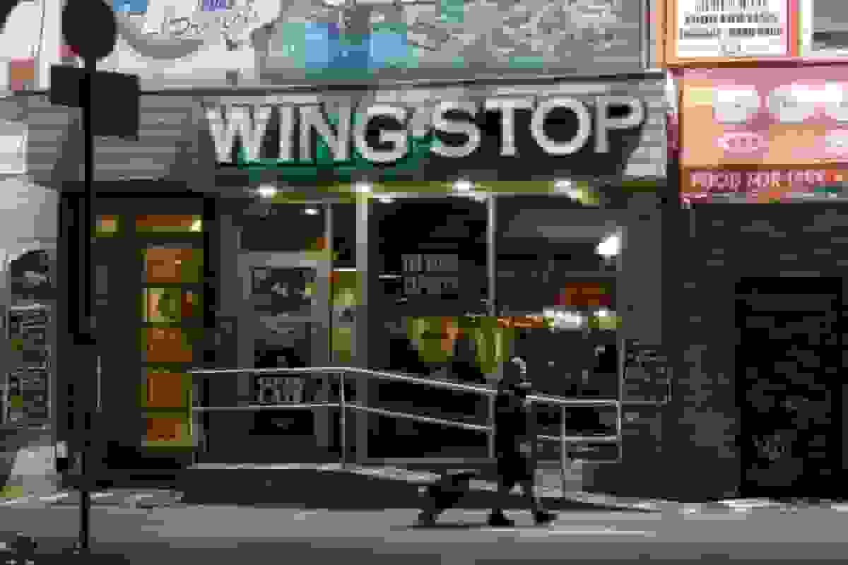 افت سهام وینگاستاپ پس از کاهش پیشبینی فروش همانفروشگاهی